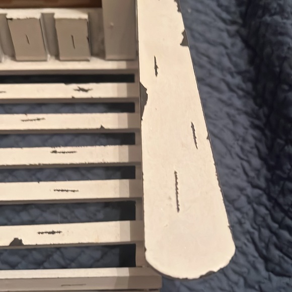 Distressed white beach chair picture frame - Picture 7 of 13